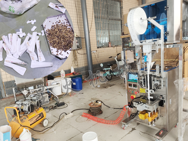 成都立式顆粒食品包裝機(jī)實拍圖